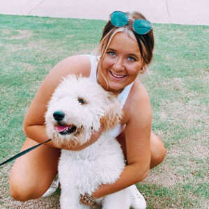 Meet your Posher, Abbey